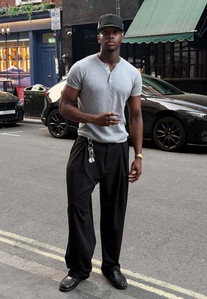 Bershka, TAILORED BAGGY - Pantalon classique - black