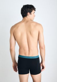Thumbnail Image 4