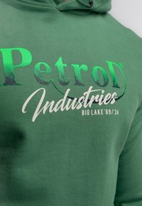 Petrol Industries - Bluza z kapturem