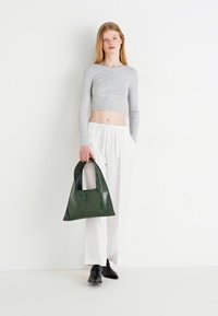 Gina Tricot SHOULDER BAG - Handtasche - green