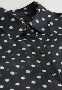 Unausgewählt, black sage polka dot
