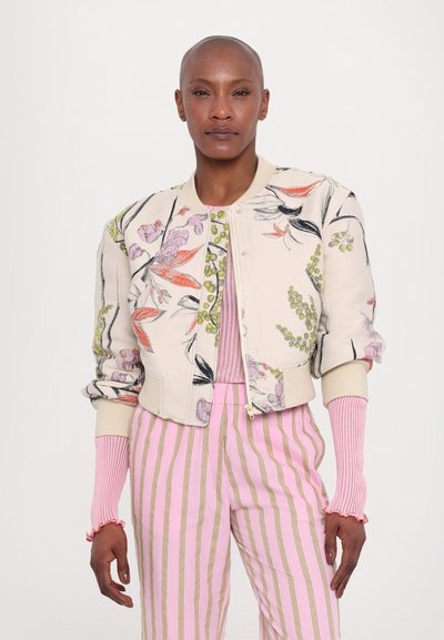 Stine Goya DROPPED SHOULDER - Bomber stiliaus striukė - spring mimosa