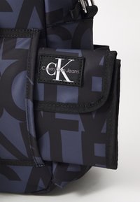 Calvin Klein Jeans DIAPER BAG UNISEX SET - Borsa fasciatoio - grisaille logo