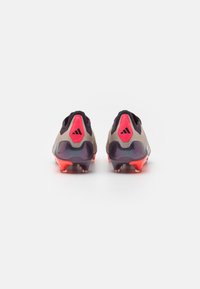 adidas Performance PREDATOR ELITE FIRM GROUND - Botines de fútbol para terreno firme - platin metallic/aurora black/carbon