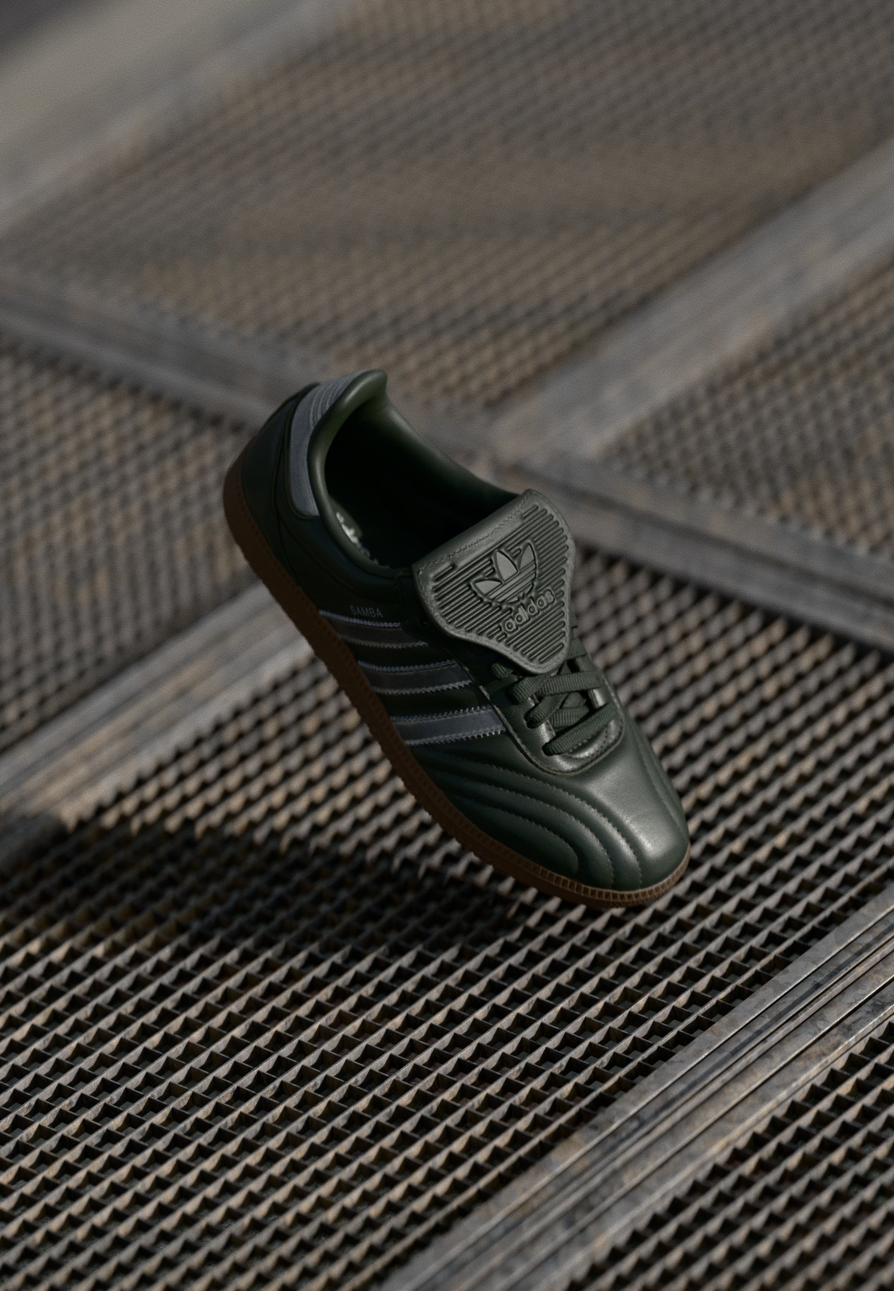 adidas gazelle silver green womens Women's adidas Samba OG in Silver Metallic / White 12