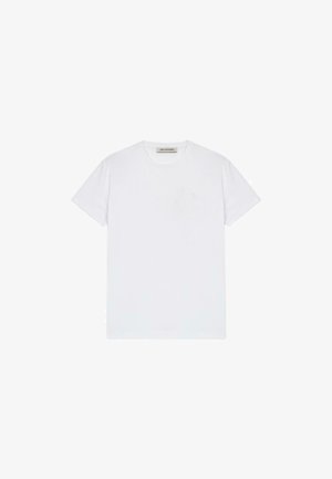 Witte katoenen t-shirt met een ronde halslijn en korte mouwen. Subtiele lichtblauwe geborduurde logo op de linkerborst.