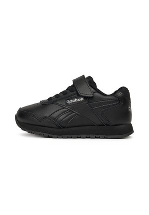 Czarny sneaker Reebok z gładką skórzaną cholewką, siateczkowymi wstawkami, sznurowaniem i zapięciem na rzep, z logo z tyłu i teksturowaną gumową podeszwą.