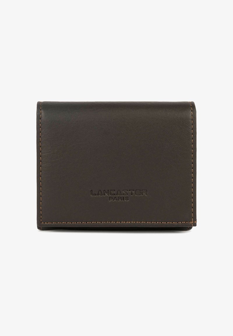Portefeuille en cuir marron foncé avec surpiqûres visibles et logo embossé "LANCASTER PARIS" sur le rabat avant.