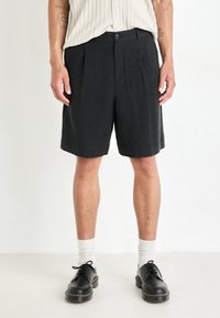 Weekday - LOOSE SUIT - Kratke hlače - black Minijatura 1