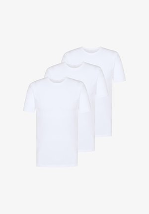 Tre ensfarvede hvide t-shirts med korte ærmer og rund hals, stablet, vist forfra på en hvid baggrund.