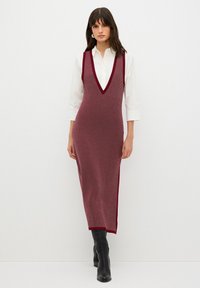adL V-NECK - Pouzdrové šaty - striped burgundy