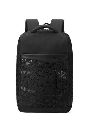 Zaino nero con motivo geometrico sulla parte anteriore, realizzato in tessuto resistente. Presenta spallacci imbottiti e una maniglia superiore per il trasporto.