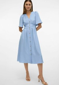 Vero Moda Marškininė suknelė - chambray blue