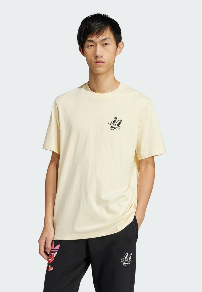 adidas Originals MBN TEE - Triko s potiskem - warm vanilla