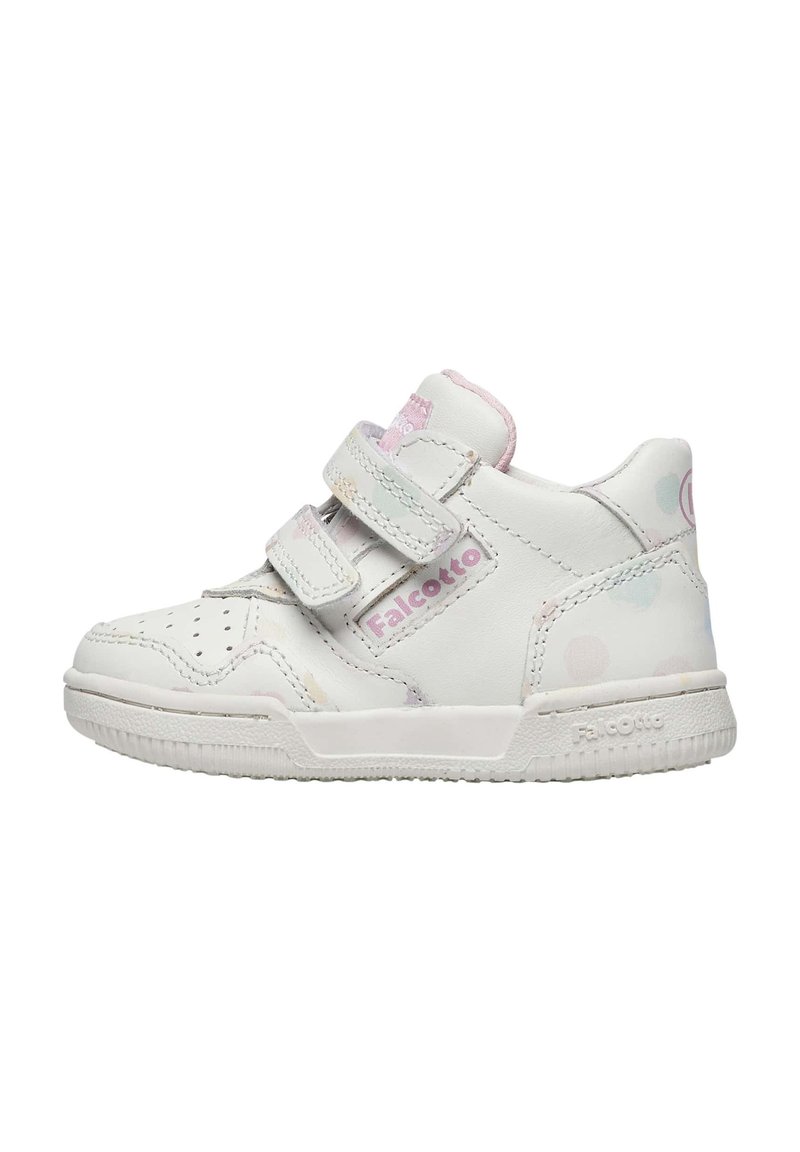Sneaker bianca in pelle con fasce in velcro, dotata di una suola leggera, design della punta perforato e dettagli a pois multicolori.