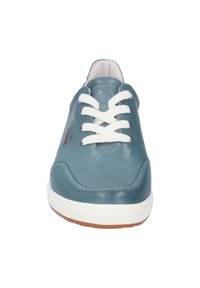 Leder-Sneaker in Blau, mit weißen Schnürsenkeln und gummierter Sohle. Rundlich geschnittene Spitze, glatte Textur, mit subtilen Ziernähten und Logo.