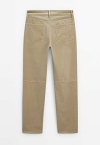 Pantalon beige à jambes droites avec poches arrière cousues, détail de couture au niveau des genoux et taille mi-haute.