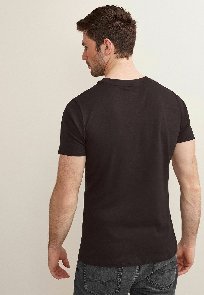 Next MUSCLE FIT TShirt basic black/schwarz Zalando.de