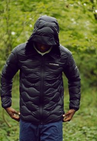 Peak Performance HELIUM HOOD JACKET - Dunjakker - black