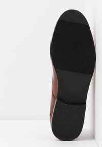 Caprice LACE-UP - Lace-ups - cognac