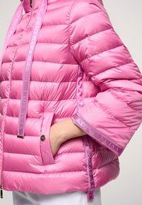 Luisa Spagnoli Zimní bunda - mottled pink