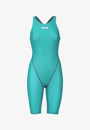 Bañador de una pieza para competición de alto rendimiento en color verde azulado, con piernas hasta la rodilla y el logo blanco "arena" en el pecho delantero.