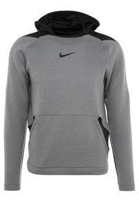 Sudadera gris con capucha negra y acentos en los hombros, con un bolsillo frontal y un pequeño logo negro de Nike en el pecho. Material suave.
