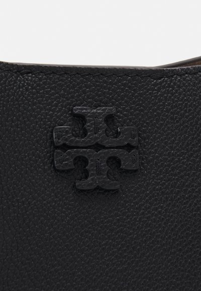 Tory Burch MCGRAW BUCKET BAG - Bolso de mano - black