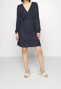 ONLY Petite Stickad klänning - dark blue