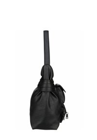 Bolso negro de cuero de forma redondeada, con superficie texturizada, una sola correa y un bolsillo lateral con cremallera. Presenta un cierre anudado.