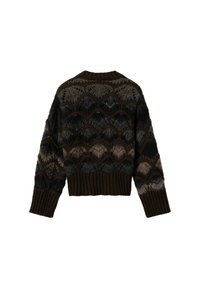 Kampinis megztinis tamsiai rudos spalvos, su geometriniu raštu pilkų atspalvių. Su apykakle ir raukinių rankogaliais bei apačia.