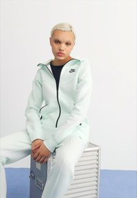 Nike Sportswear Camisola com fecho - barely green black