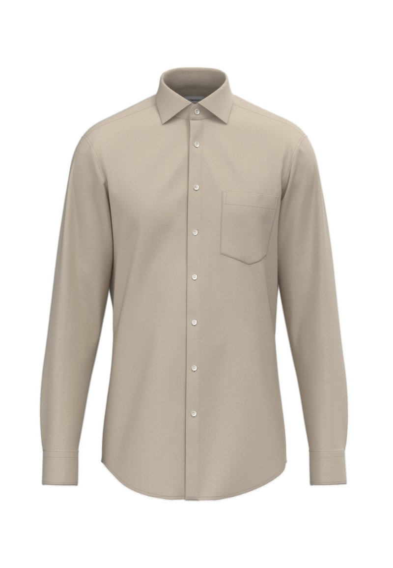 Beige longsleeve overhemd met puntig kraag, een borstzak aan de voorkant links en witte knopen in het midden.