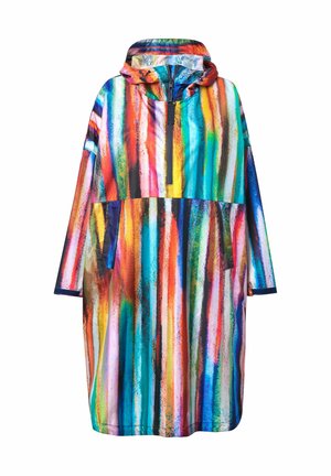 Poncho de pluie multicolore avec capuche. Présente des rayures verticales en bleu, orange, vert et rose. Fabriqué en matériau brillant et résistant à l'eau.