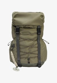 Seleccionado, legacy green   almond milk-smc