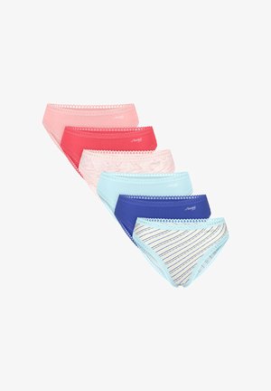 Cinq paires de culottes pour femmes en nuances de rose clair, rouge et bleu ; présentent une bordure en dentelle et un motif rayé sur une paire.