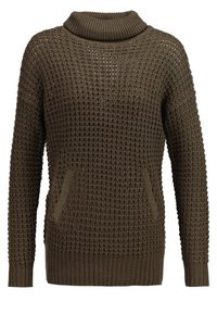 Suéter de punto en verde oliva oscuro, con cuello alto, textura de tejido suelto y bolsillos laterales. Detalle de puños y dobladillo acanalados.