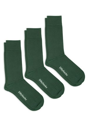 Tre par af mørkegrønne bomuldsstrømper med ribbede toppe og forstærkede tæer. Hver strømpe har hvid "DillySocks" branding ved anklen.