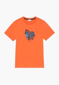 Camiseta de algodón naranja con un gráfico de cebra en azul y negro. Manga corta, cuello redondo y dobladillo recto.