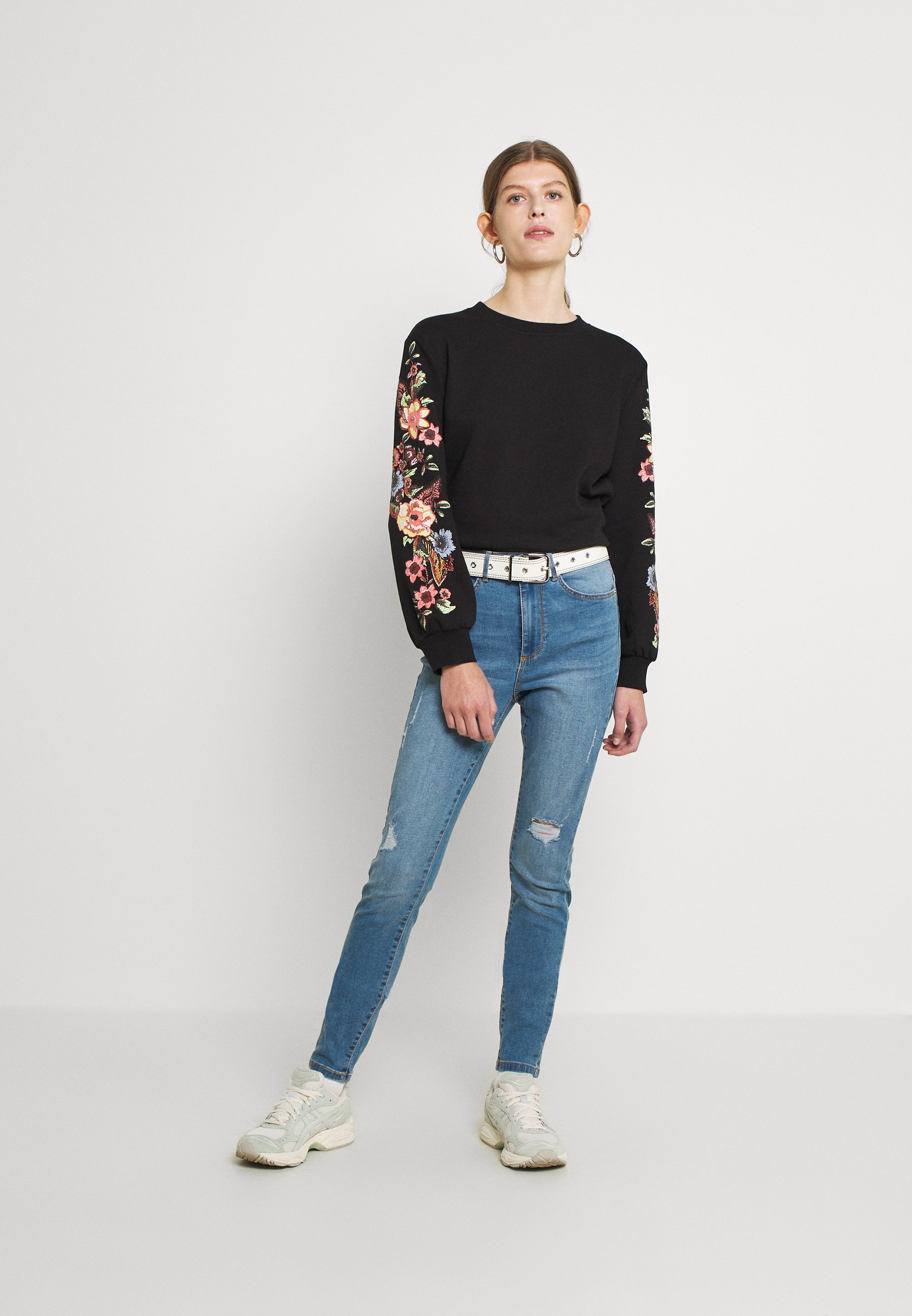 Women ONLCONNY LIFE O NECK - Sweatshirt Women ONLCONNY LIFE O NECK - Sweatshirt