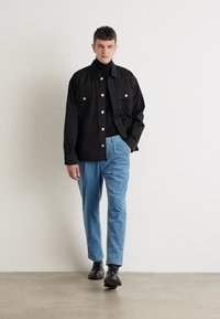 BOSS SHYNE - Nohavice chinos - open blue