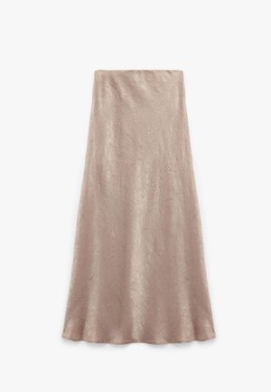 Ein langer, fließender Rock in einem hellen Taubenton, der aus einem strukturierten Stoff mit subtilen Mustern und einem breiten Saum für einen sanften Fall besteht.