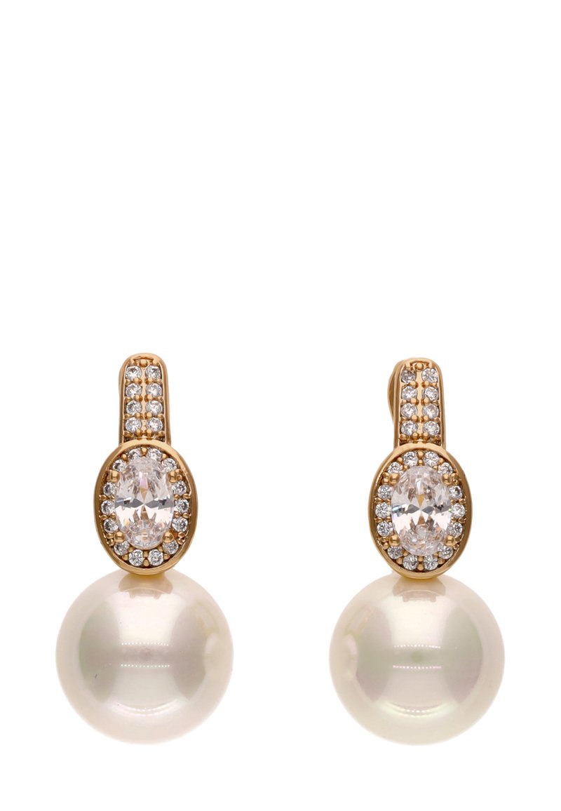 Goldohrringe mit großen runden Perlen, die jeweils mit einem ovalen klaren Edelstein und kleineren klaren Steinen umrandet sind.
