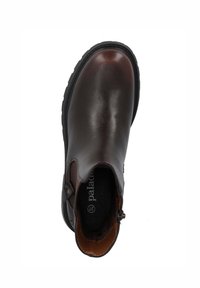 Stivale alla caviglia in pelle marrone con texture liscia, punta rotonda, pannelli laterali elasticizzati e un'elegante finitura a pulsante sul bordo superiore. Suola in gomma nera.