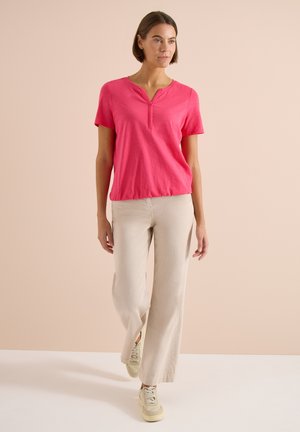 Cecil, BASIC SHIRT IN A TUNIC LOOK - Camiseta básica - geranium red