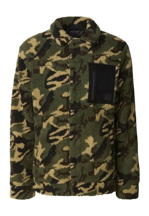 Fleecejacke im Camouflage-Muster mit hohem Kragen und einer schwarzen Reißverschlusstasche auf der linken Brustseite.