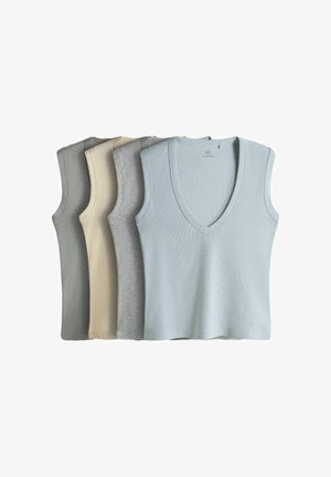 Viis pastellset ja neutraalset värvi varrukateta V-kaelusega kootud topi komplekt, korralikult kõrvuti virnastatud.