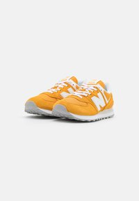 New Balance ML574 UNISEX - Sapatilhas - yellow