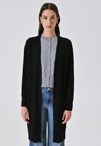 Unausgewählt, black