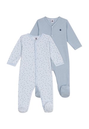 Deux bodies à manches longues pour bébé : un bleu clair avec un motif d'étoiles et un bleu rayé. Les deux possèdent des fermetures à pression et un design avec pieds.